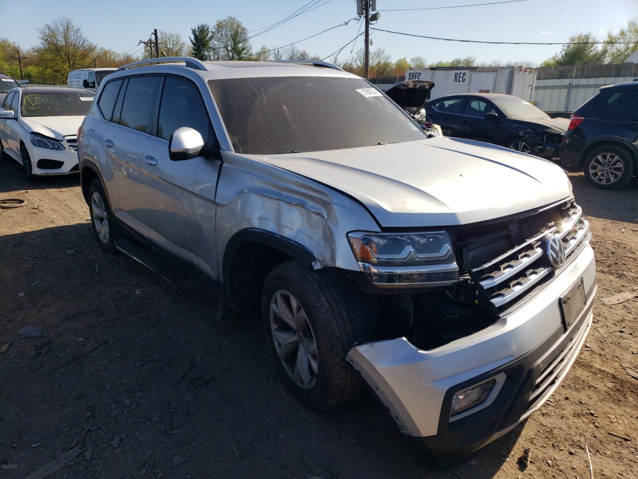 1V2MR2CA9JC564008 2018 Volkswagen Atlas Sel