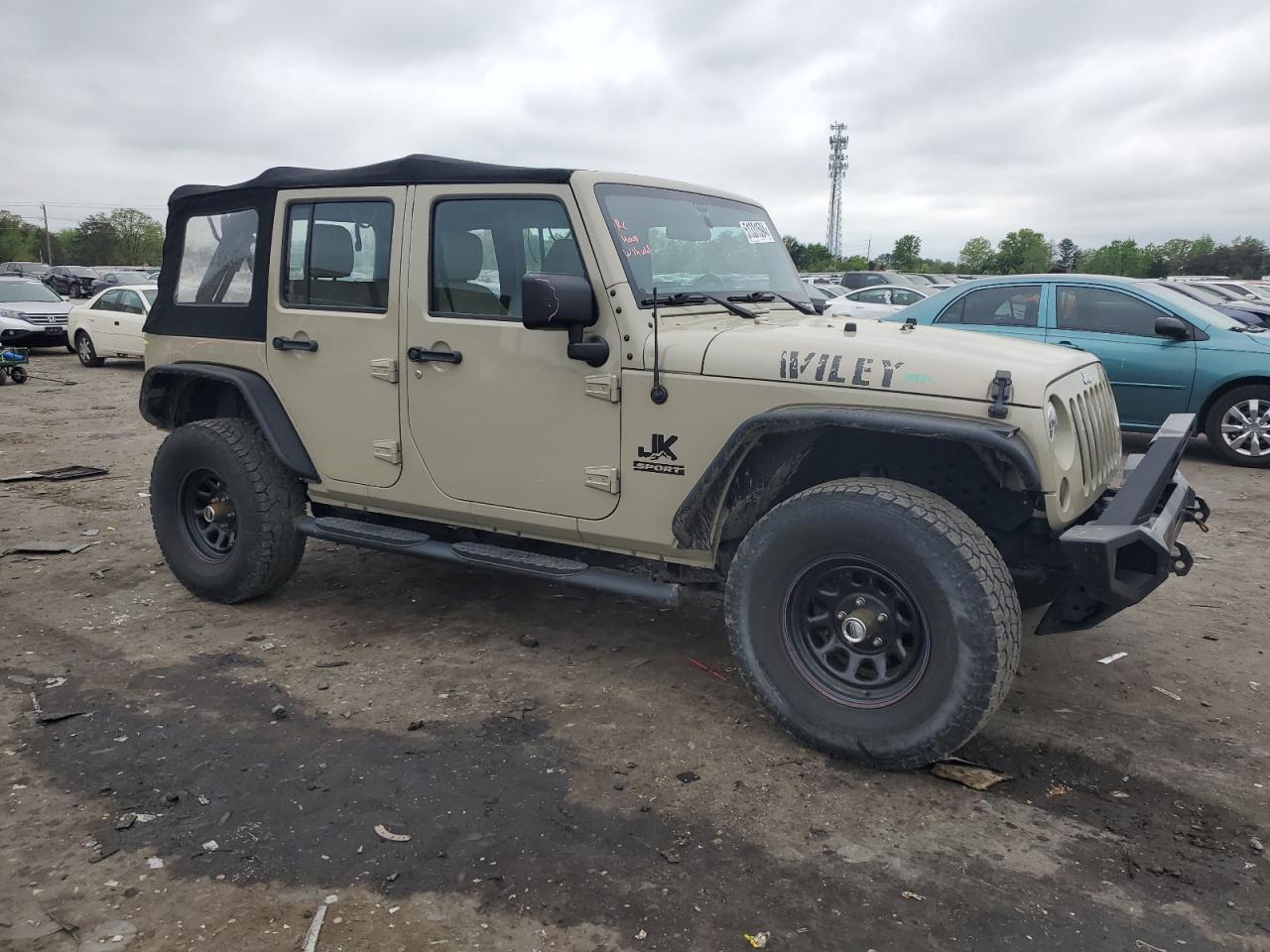 1C4BJWDG2JL892767 2018 Jeep Wrangler Unlimited Sport