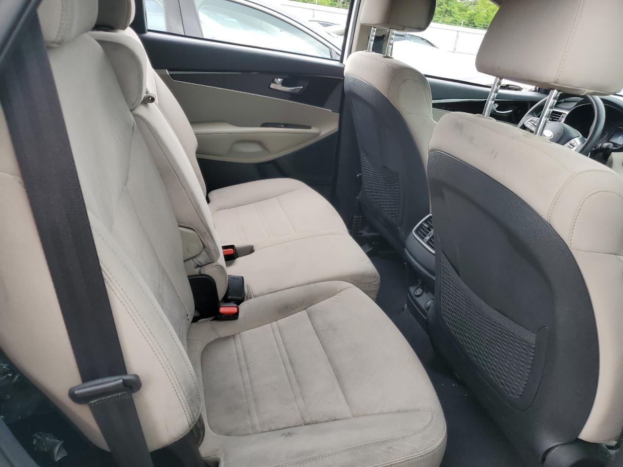 2019 Kia Sorento Lx vin: 5XYPGDA56KG491683