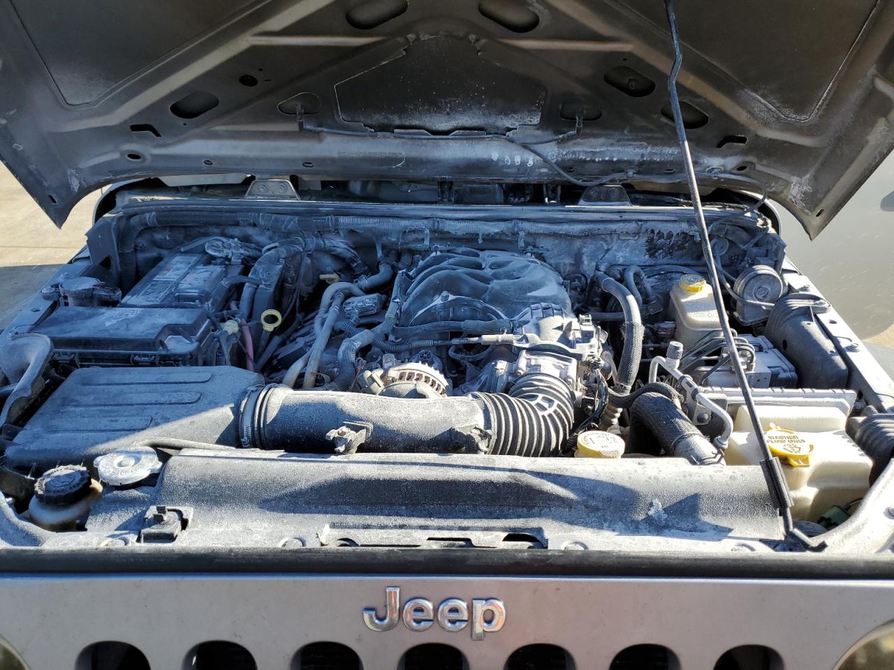 1C4BJWDG6FL571399 2015 Jeep Wrangler Unlimited Sport