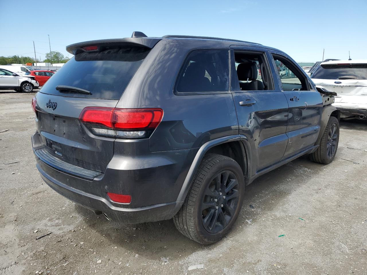1C4RJFAG7JC336926 2018 Jeep Grand Cherokee Laredo