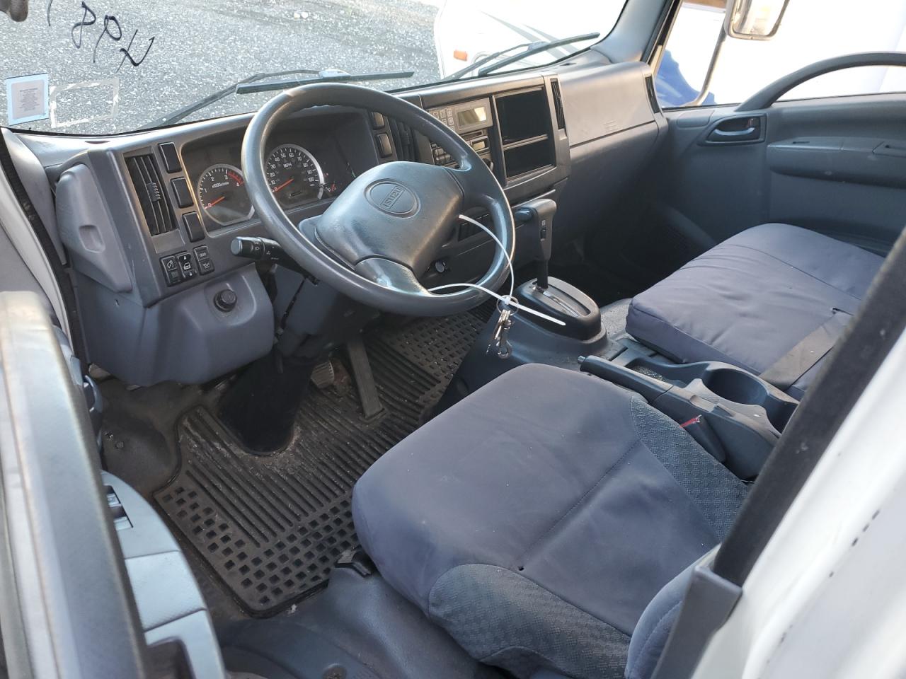 JALE5W168B7301637 2011 Isuzu Nrr