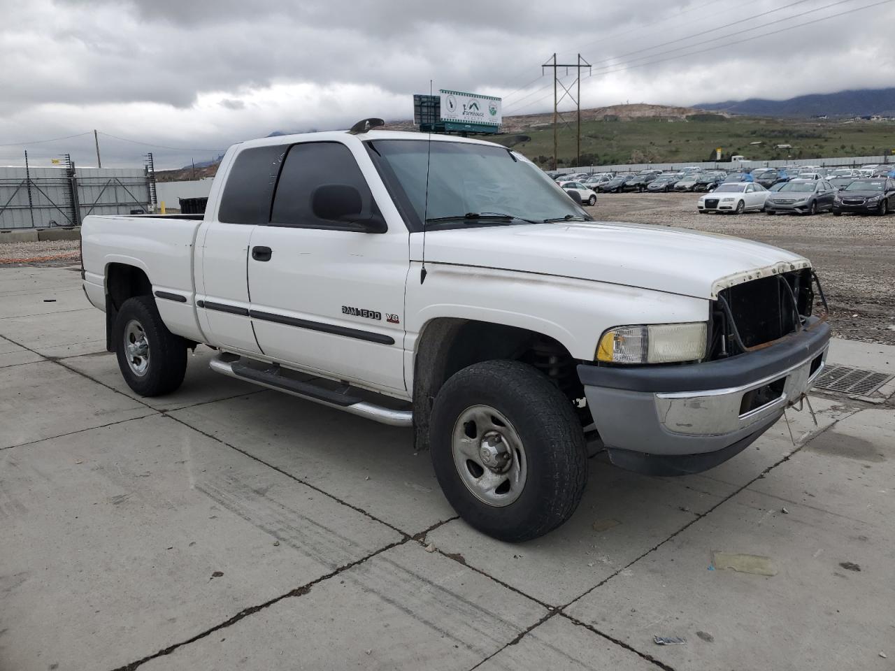 3B7HF13Y2YM210410 2000 Dodge Ram 1500