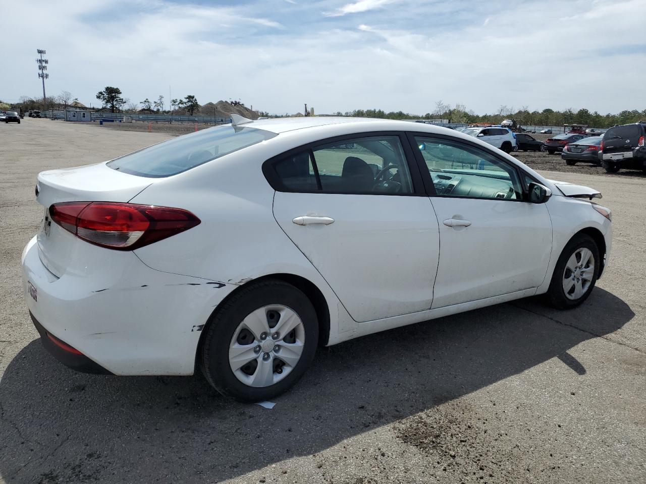 3KPFK4A71JE281418 2018 Kia Forte Lx