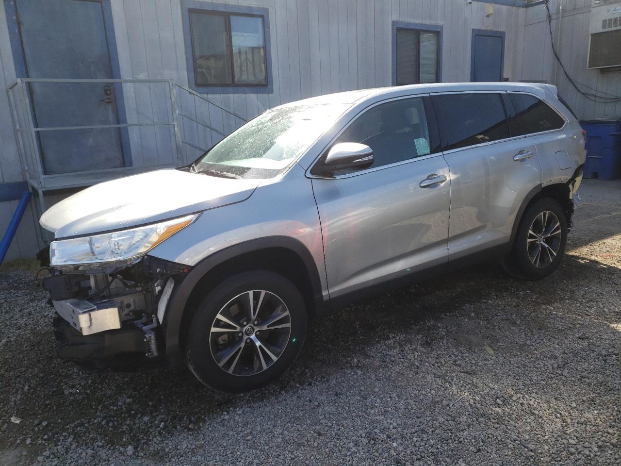 2019 Toyota Highlander Le vin: 5TDZZRFH0KS363705