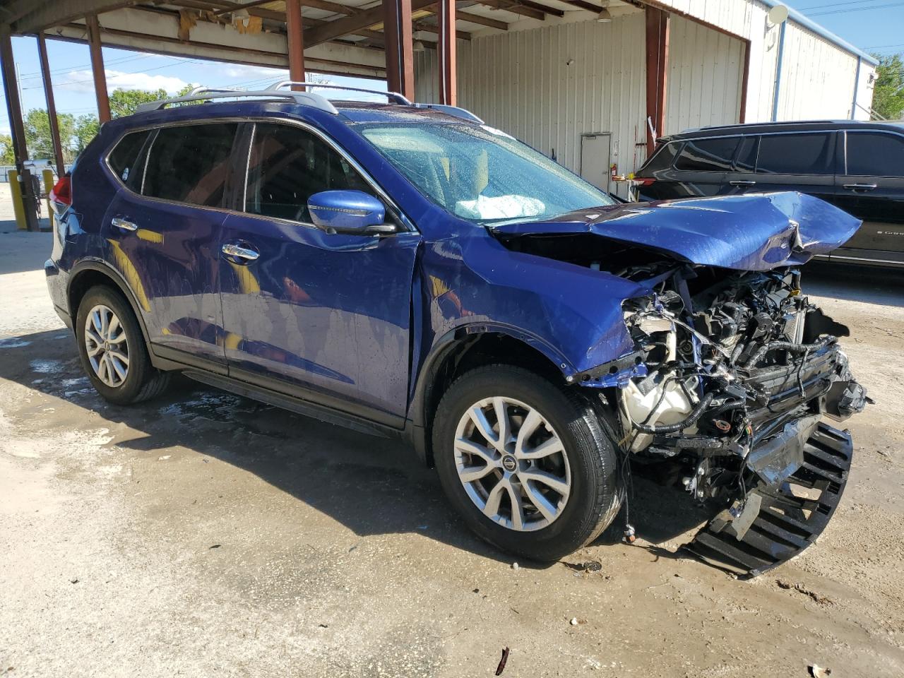 2018 Nissan Rogue S vin: KNMAT2MTXJP597209