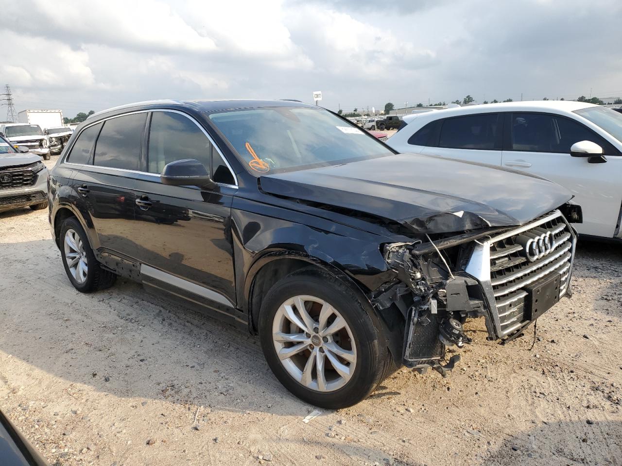 2018 Audi Q7 Premium Plus vin: WA1LAAF70JD022590