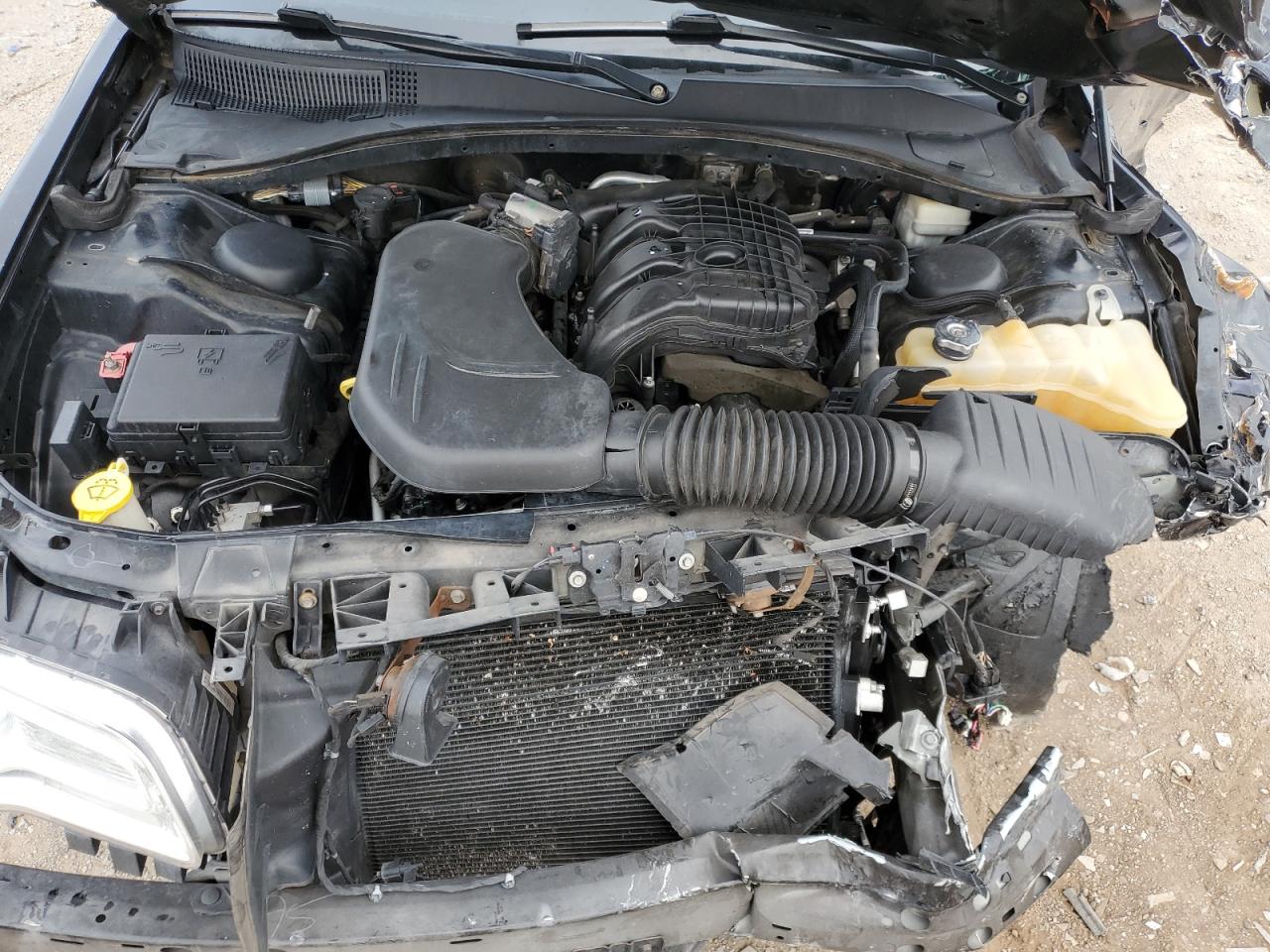 2C3CCAKG8FH787714 2015 Chrysler 300C