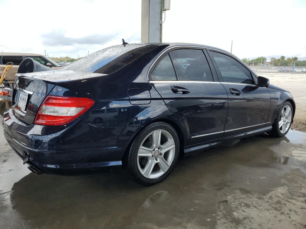 WDDGF5EBXAR102185 2010 Mercedes-Benz C 300