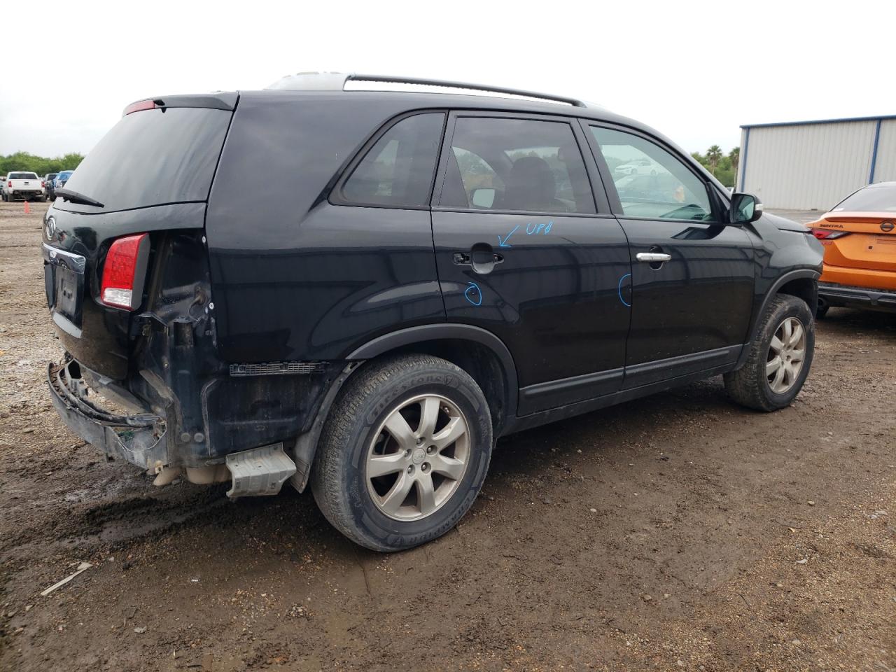 5XYKT3A1XBG148601 2011 Kia Sorento Base