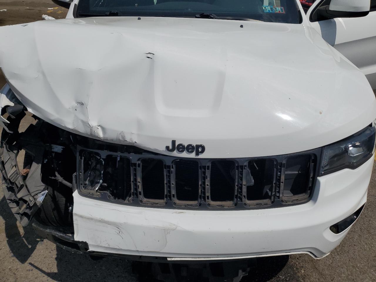 1C4RJFAG8HC767821 2017 Jeep Grand Cherokee Laredo