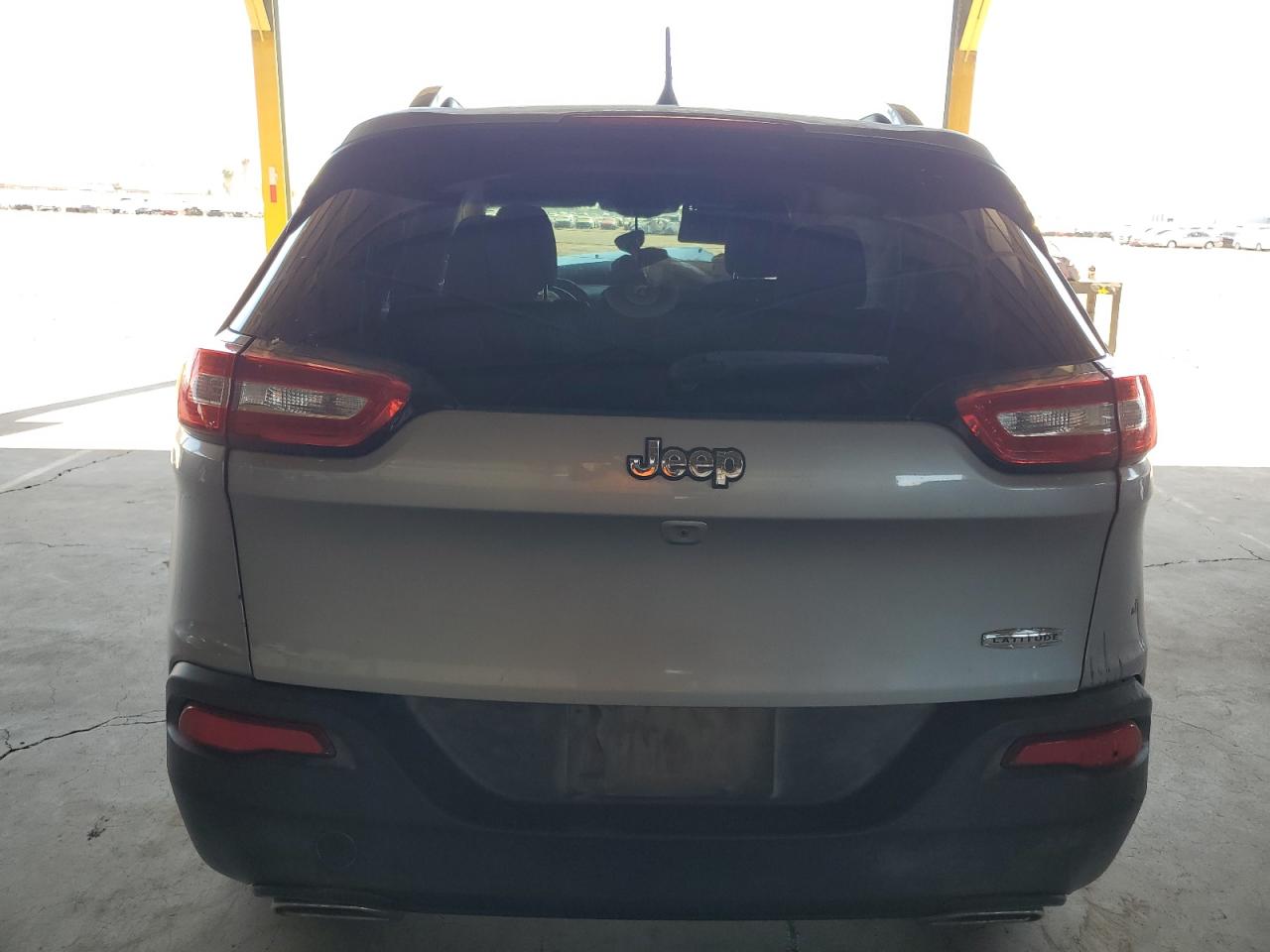 1C4PJLCS3GW273998 2016 Jeep Cherokee Latitude