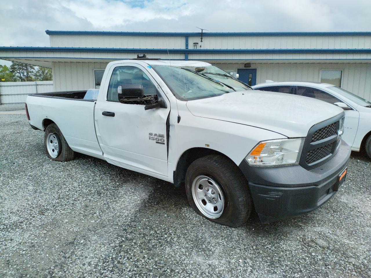 3C6JR6DG8LG210941 2020 Ram 1500 Classic Tradesman