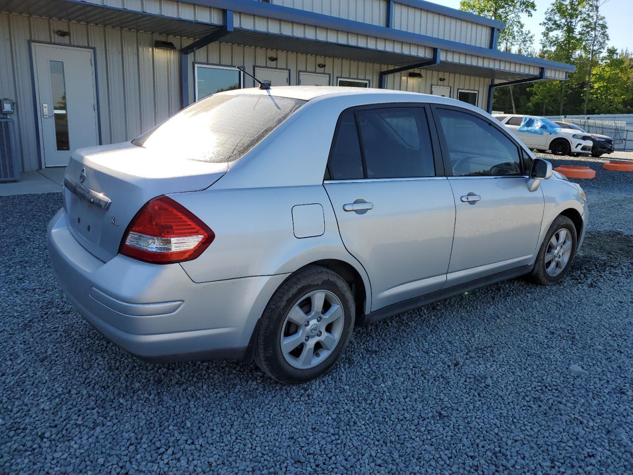 3N1BC11E18L462956 2008 Nissan Versa S