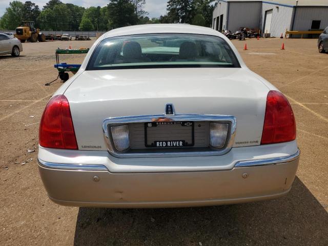 2005 Lincoln Town Car Signature VIN: 1LNHM81W75Y667659 Lot: 48721184