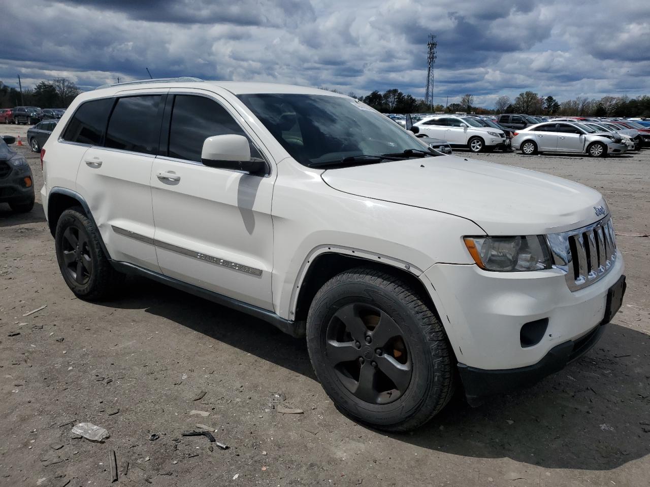 1J4RR4GG6BC723516 2011 Jeep Grand Cherokee Laredo