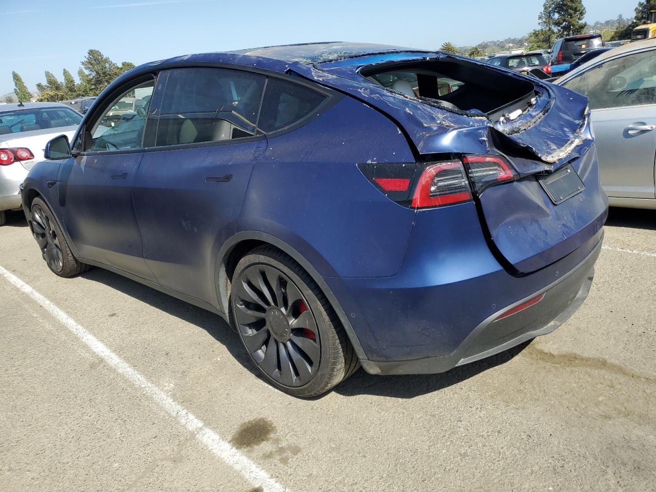 7SAYGDEF8NF529887 2022 Tesla Model Y