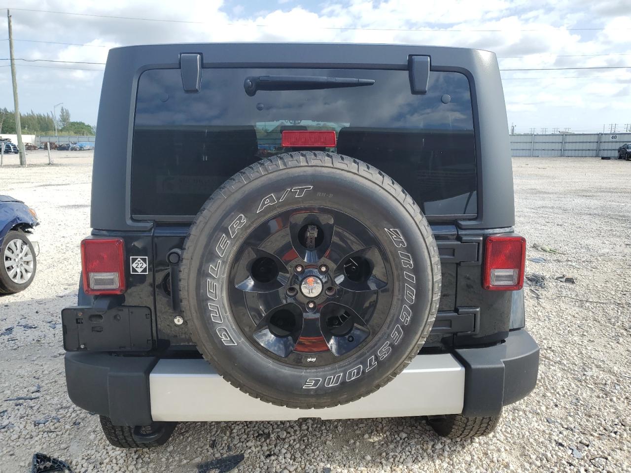 1C4BJWEG5DL643799 2013 Jeep Wrangler Unlimited Sahara