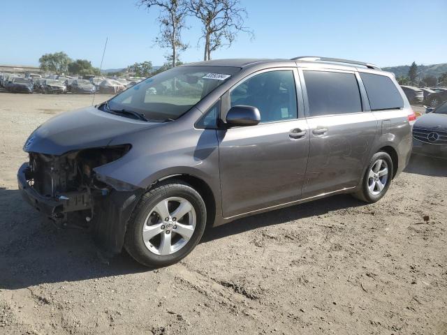 Lot #2510398348 2012 TOYOTA SIENNA LE salvage car