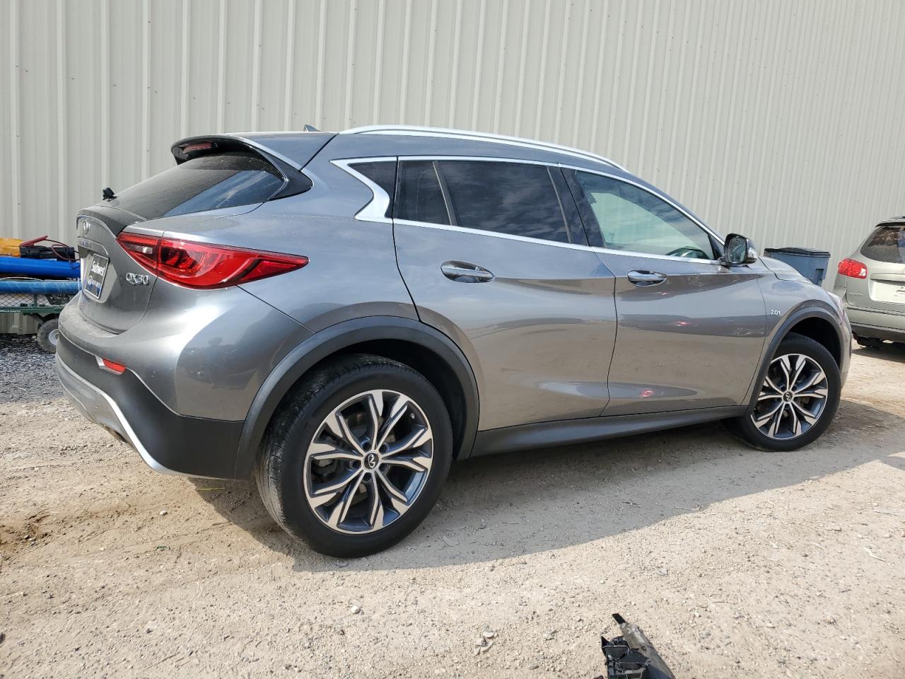 SJKCH5CR9JA048389 2018 Infiniti Qx30 Base