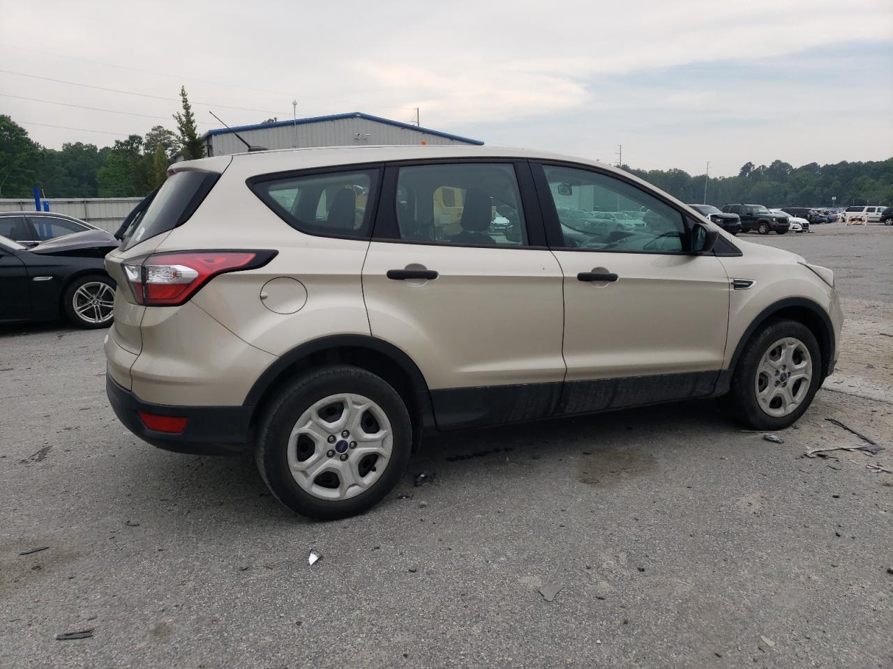 1FMCU0F77JUA69358 2018 Ford Escape S