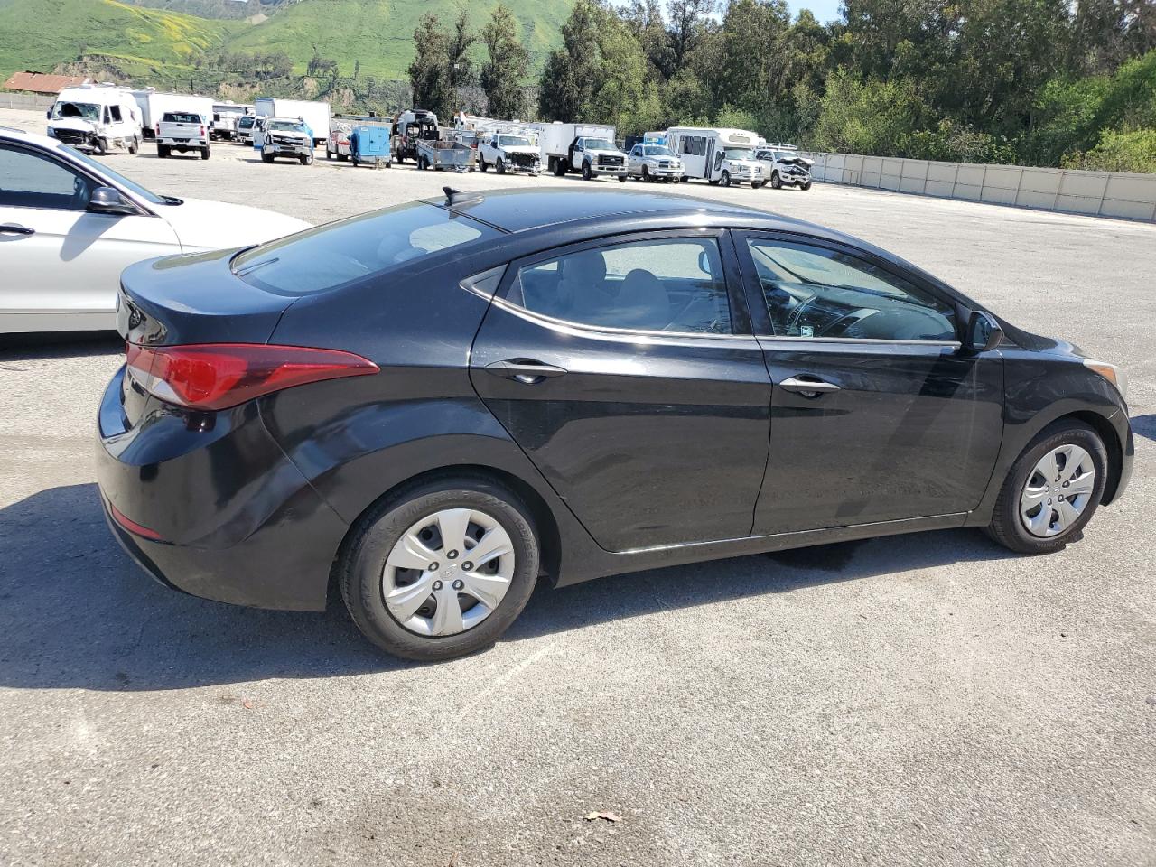 KMHDH4AE8GU529951 2016 Hyundai Elantra Se