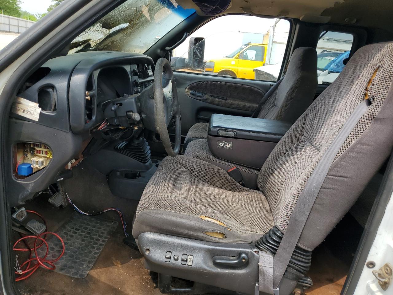 1B7MC3366WJ233622 1998 Dodge Ram 3500