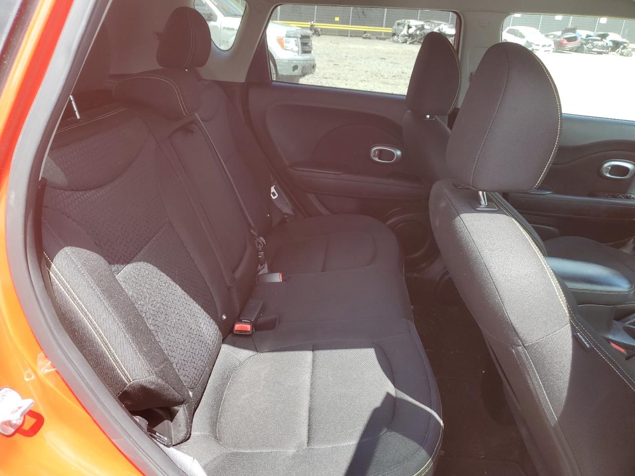 KNDJP3A54G7827335 2016 Kia Soul +