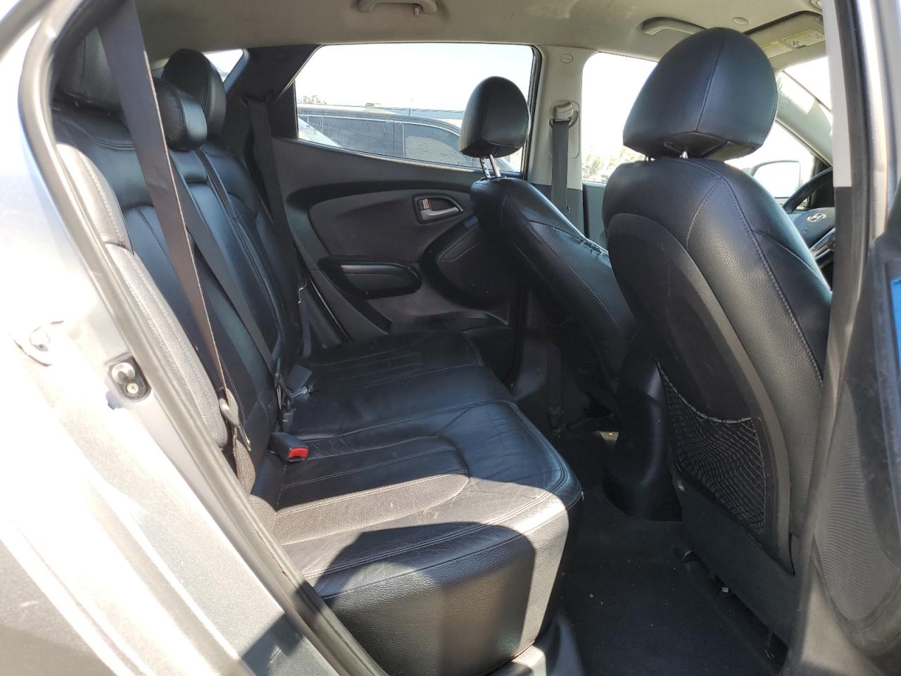 KM8JU3AC0AU012867 2010 Hyundai Tucson Gls