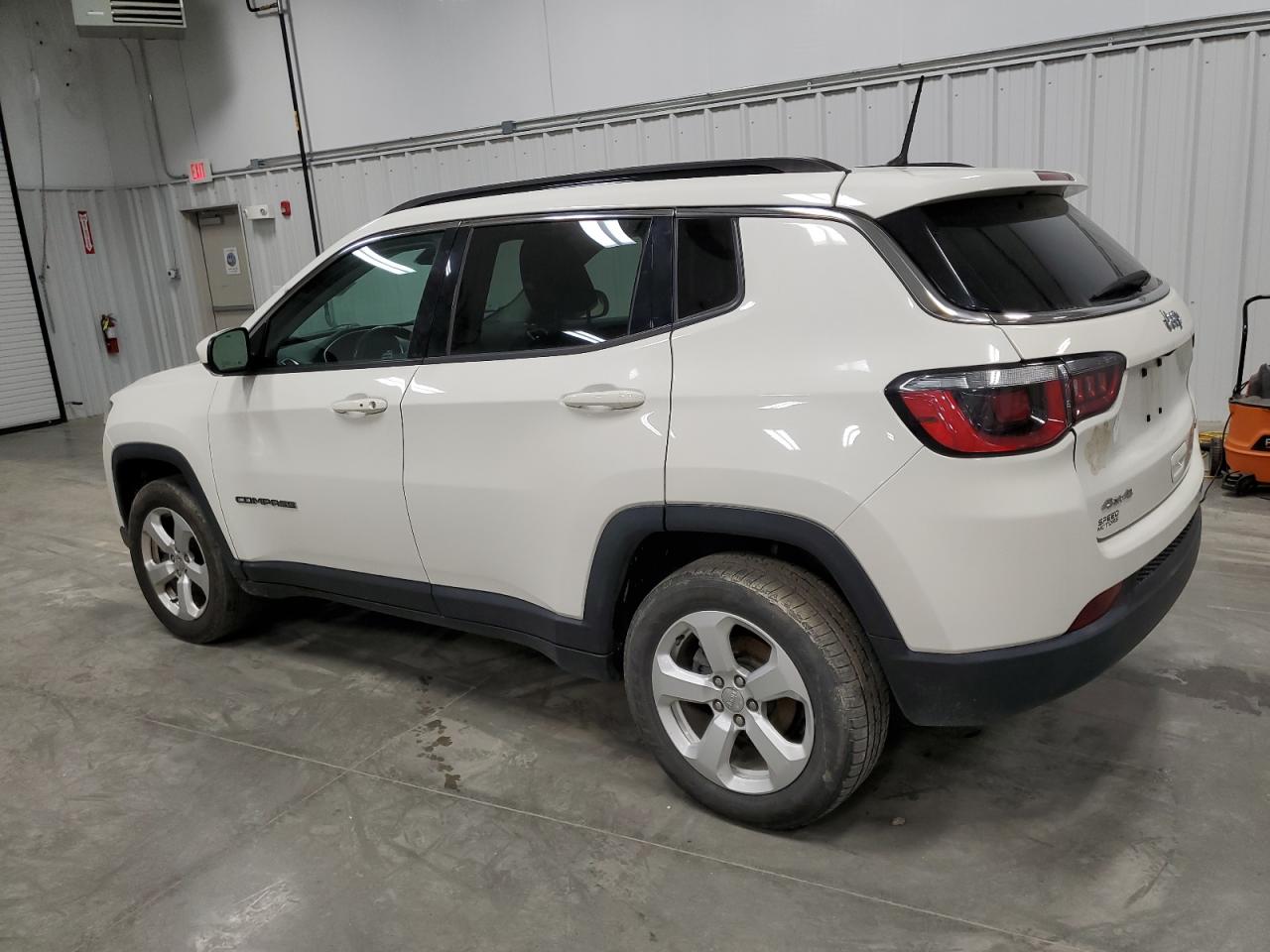 3C4NJDBB1JT478909 2018 Jeep Compass Latitude