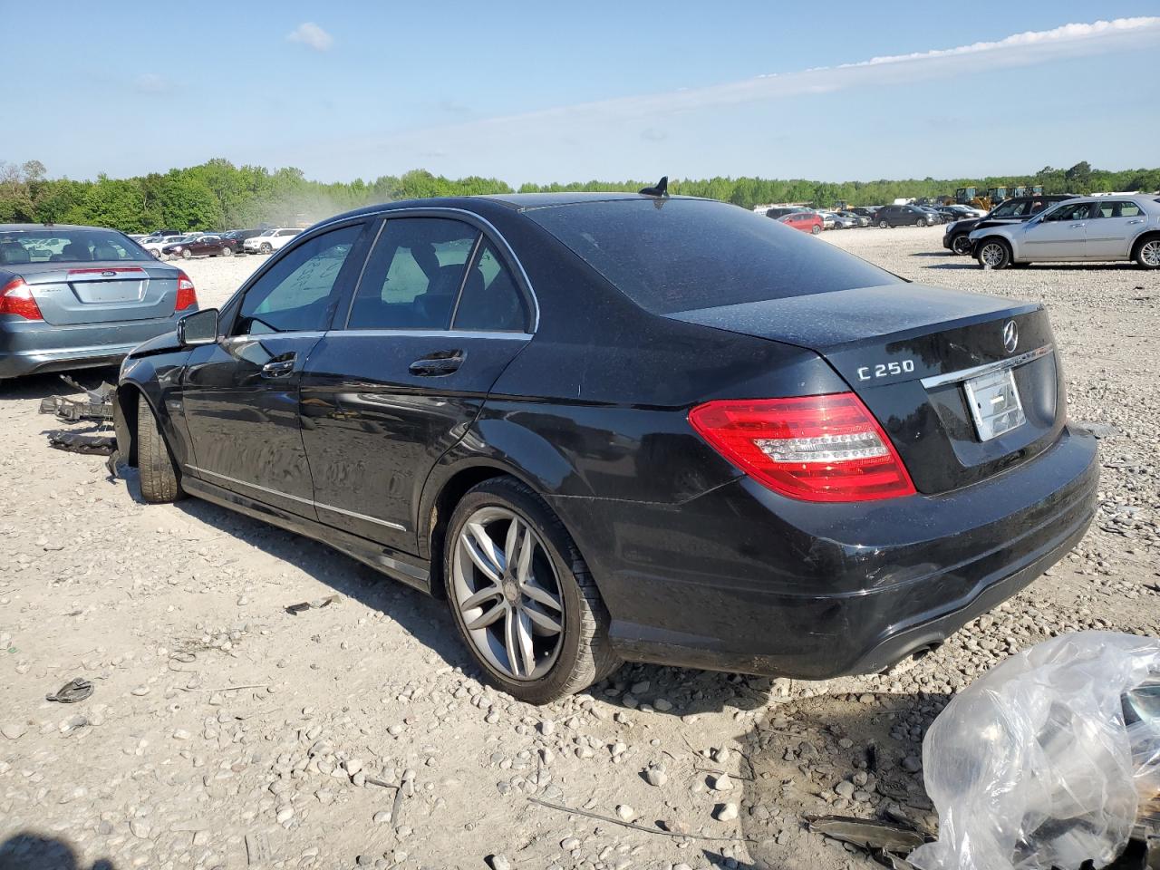 2012 Mercedes-Benz C 250 vin: WDDGF4HB8CA635062