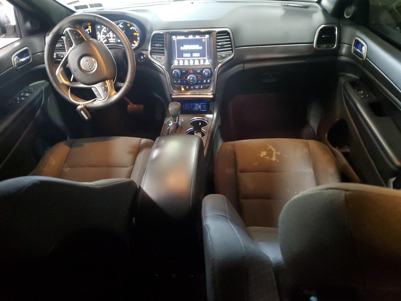 1C4RJFAG6JC503177 2018 Jeep Grand Cherokee Laredo