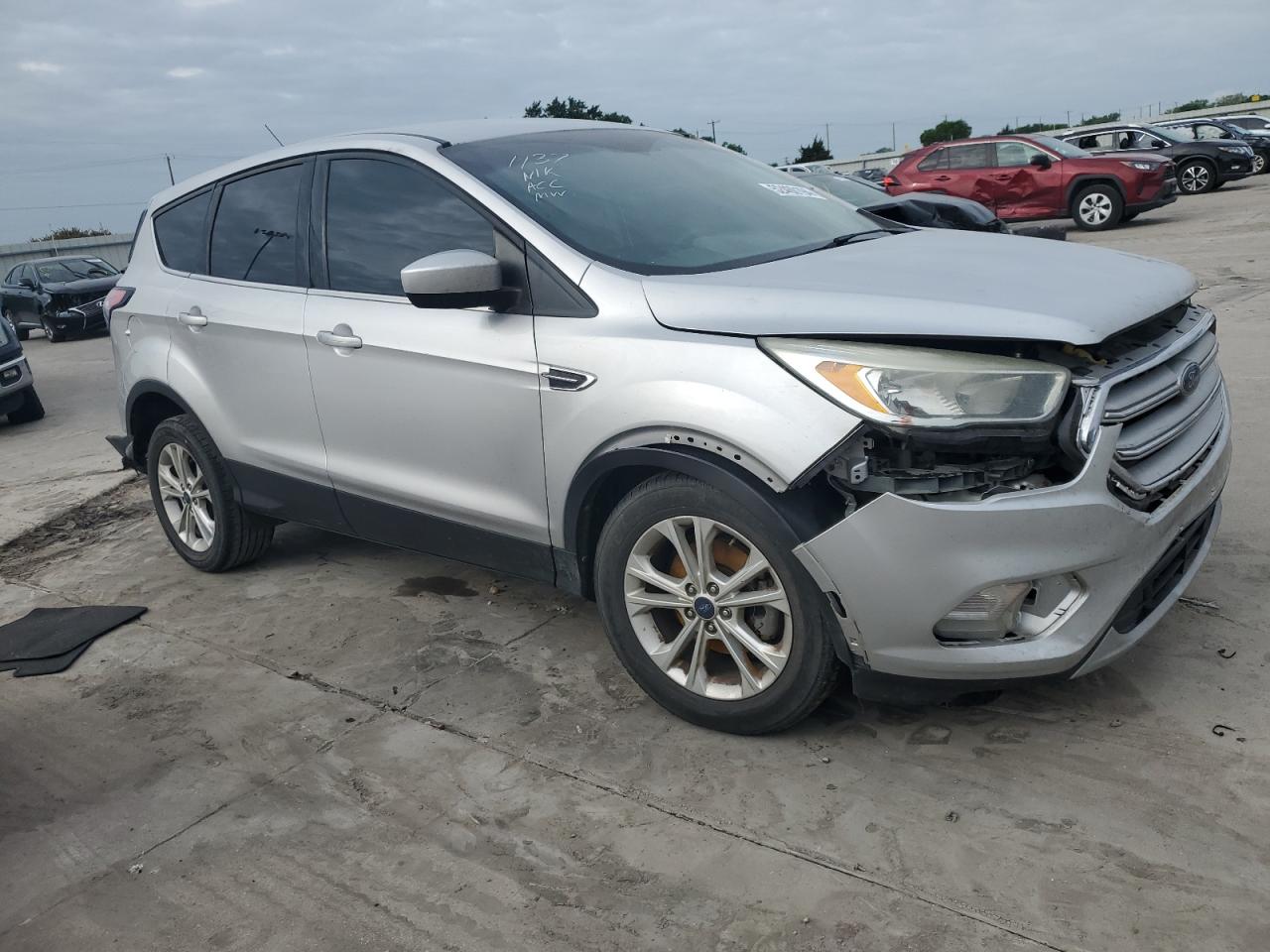 1FMCU0GD8HUD52477 2017 Ford Escape Se