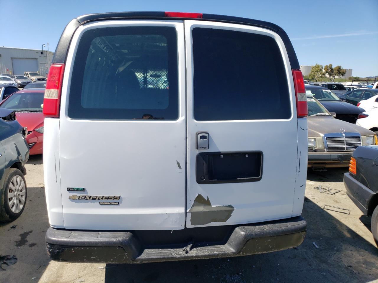 1GCWGGFA3B1149062 2011 Chevrolet Express G2500