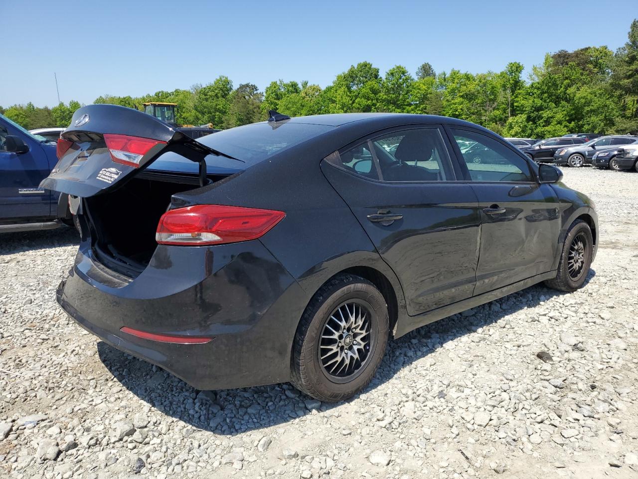 5NPD74LF6HH070461 2017 Hyundai Elantra Se