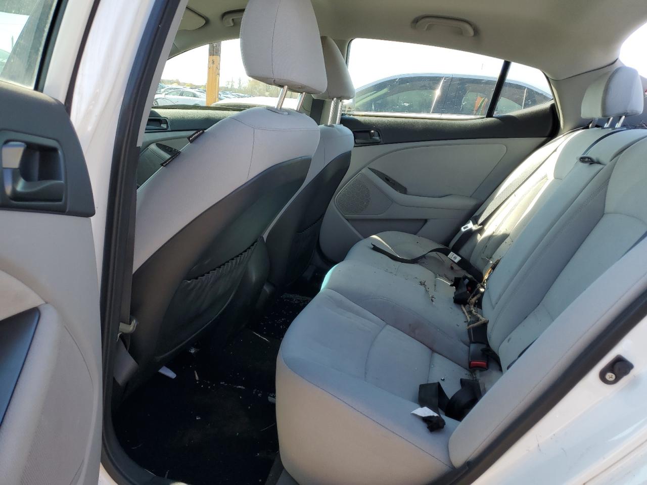 KNAGM4A75F5583437 2015 Kia Optima Lx