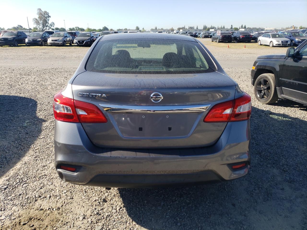 2018 Nissan Sentra S vin: 3N1AB7AP1JY292044