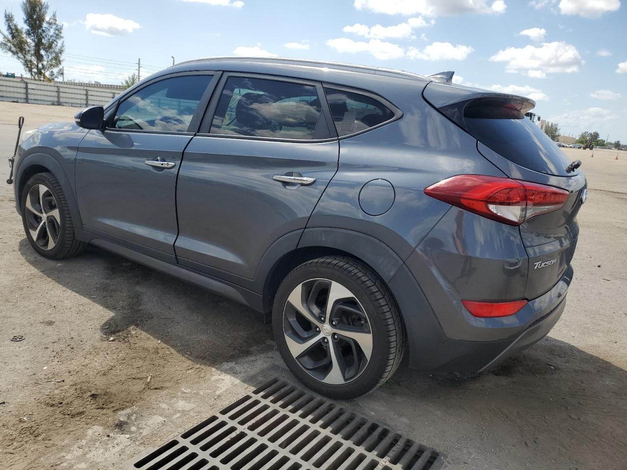 2016 Hyundai Tucson Limited vin: KM8J33A23GU222723