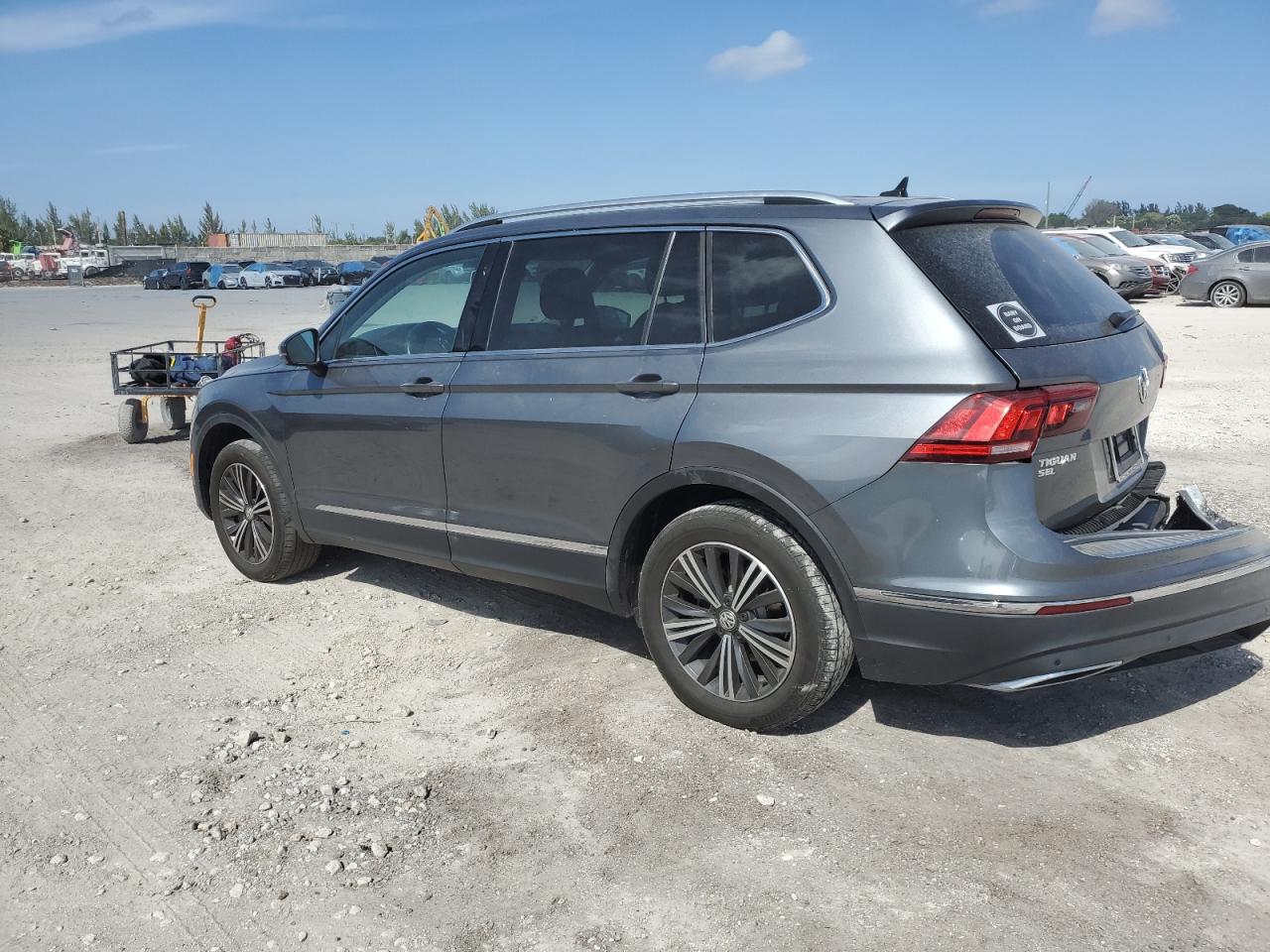 3VV3B7AX2KM120363 2019 Volkswagen Tiguan Se