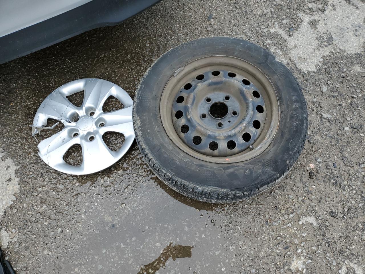 3KPFK4A76HE133260 2017 Kia Forte Lx