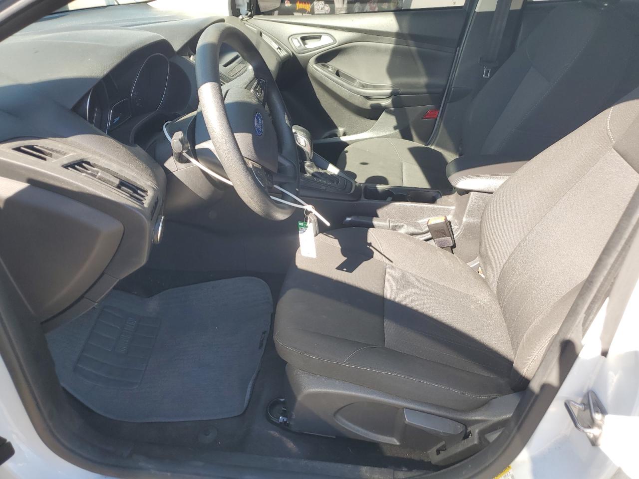 1FADP3F28HL294075 2017 Ford Focus Se