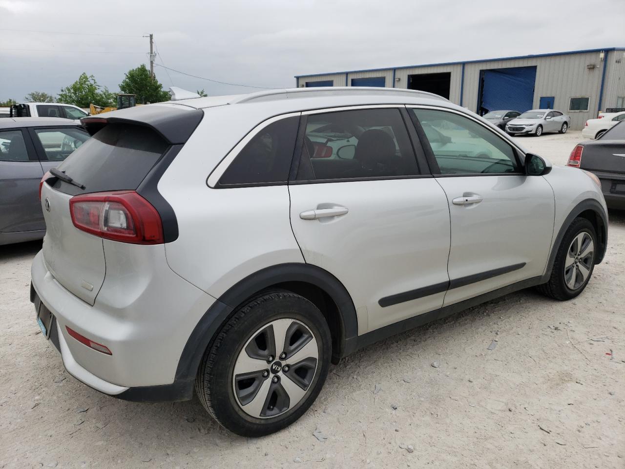 KNDCB3LC4H5087186 2017 Kia Niro Fe