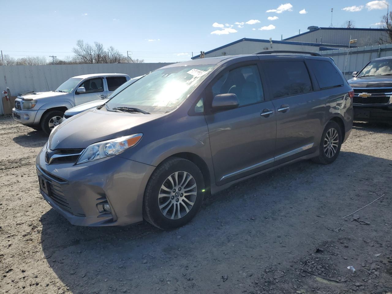 5TDYZ3DC9LS041288 2020 Toyota Sienna Xle