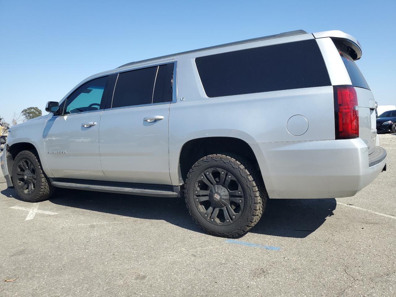 2018 Chevrolet Suburban C1500 Lt vin: 1GNSCHKC2JR256506