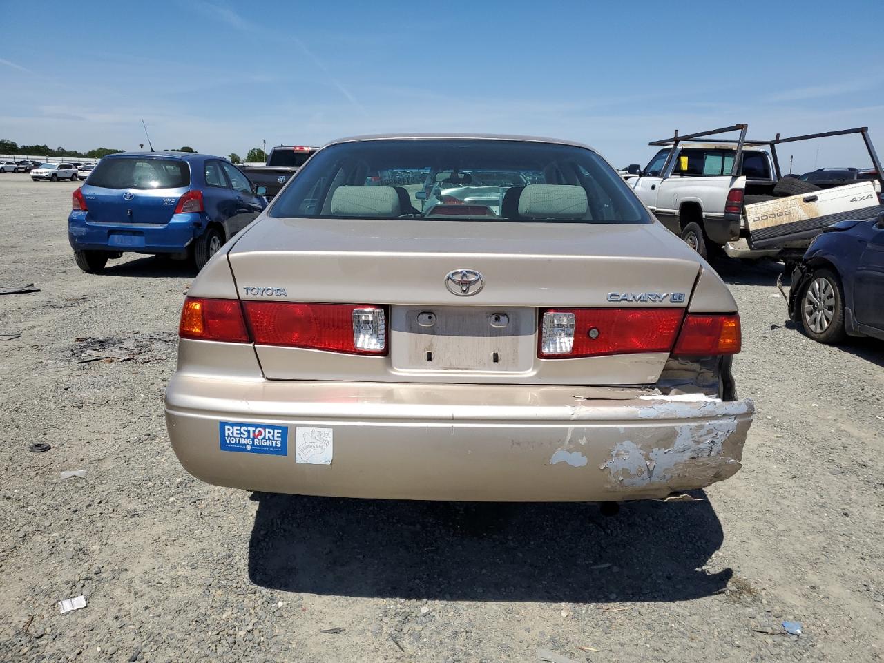 JT2BG22K4Y0389082 2000 Toyota Camry Ce