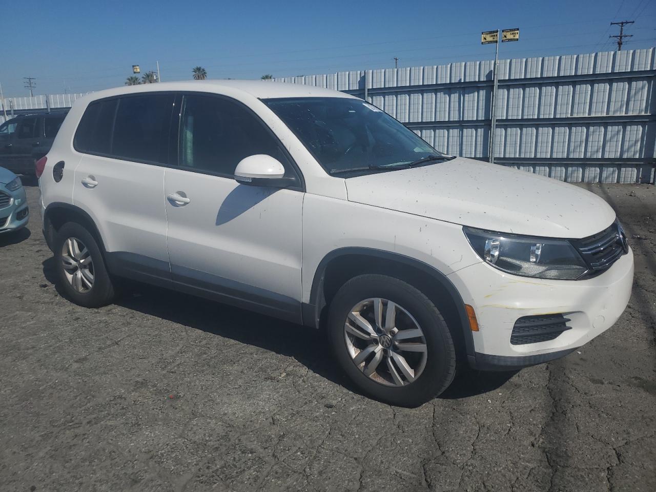 2014 Volkswagen Tiguan S vin: WVGAV3AX6EW032566