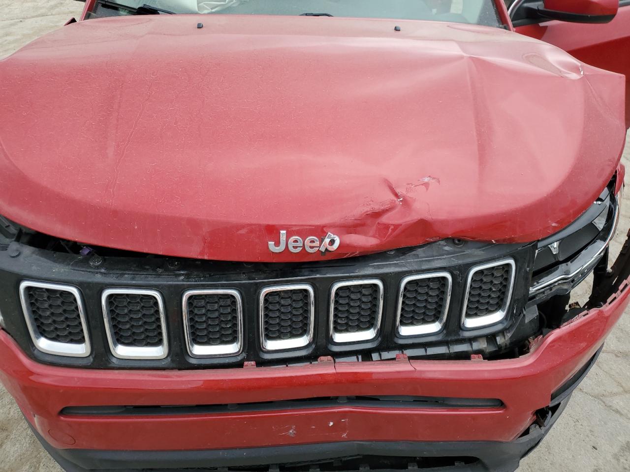 3C4NJCBB6JT241021 2018 Jeep Compass Latitude