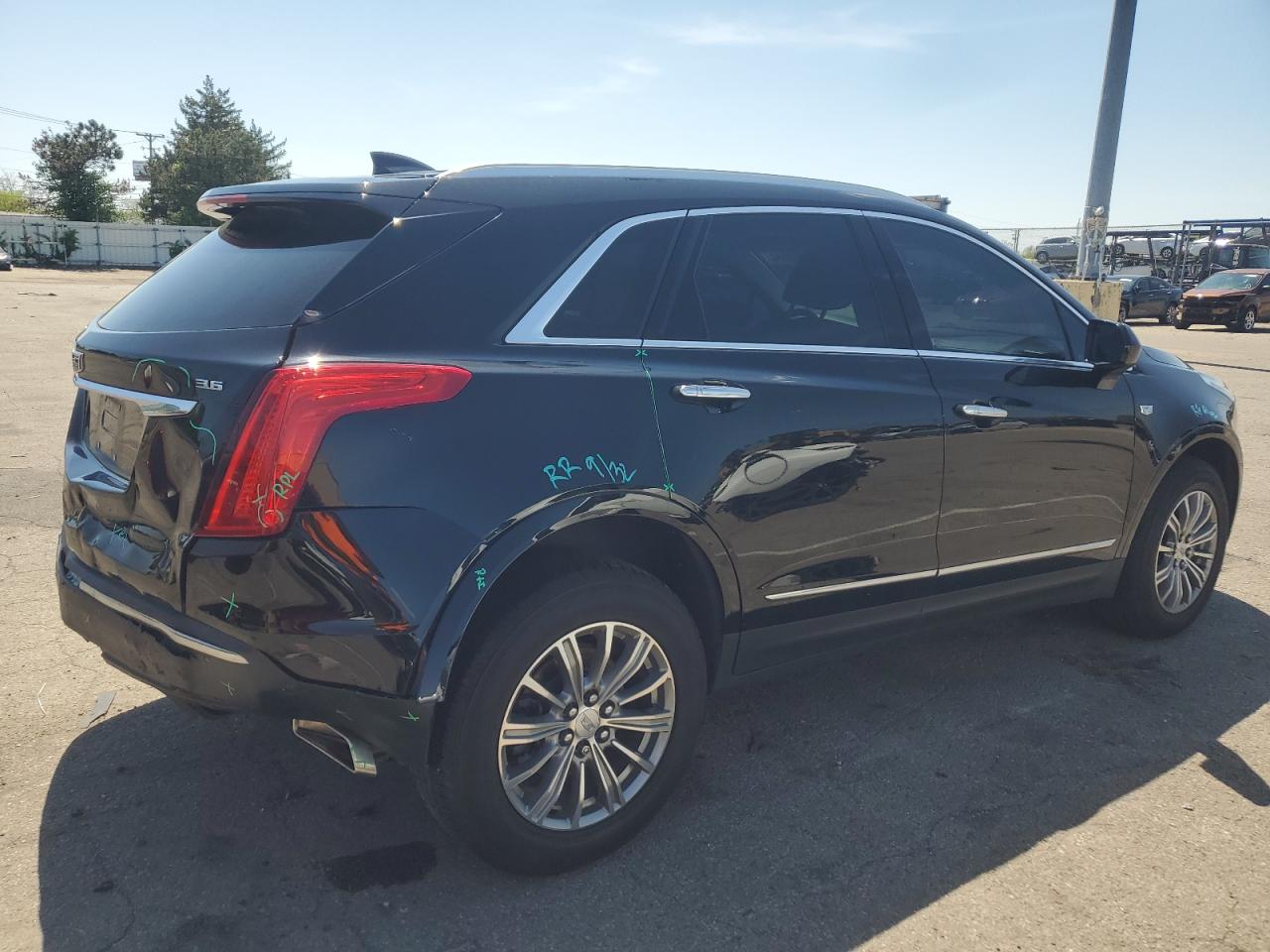 1GYKNBRS2HZ292343 2017 Cadillac Xt5 Luxury