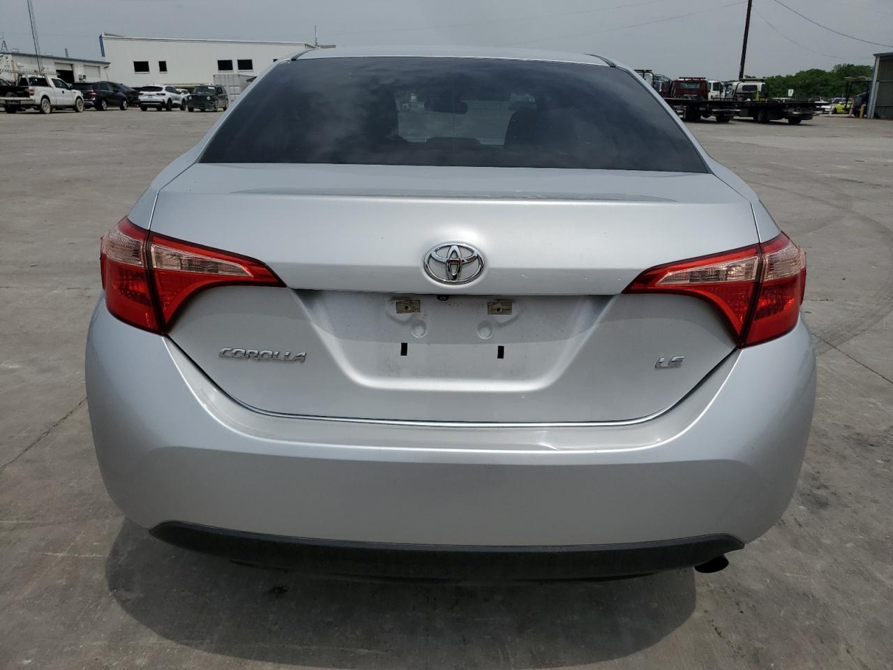 5YFBURHE9HP704426 2017 Toyota Corolla L