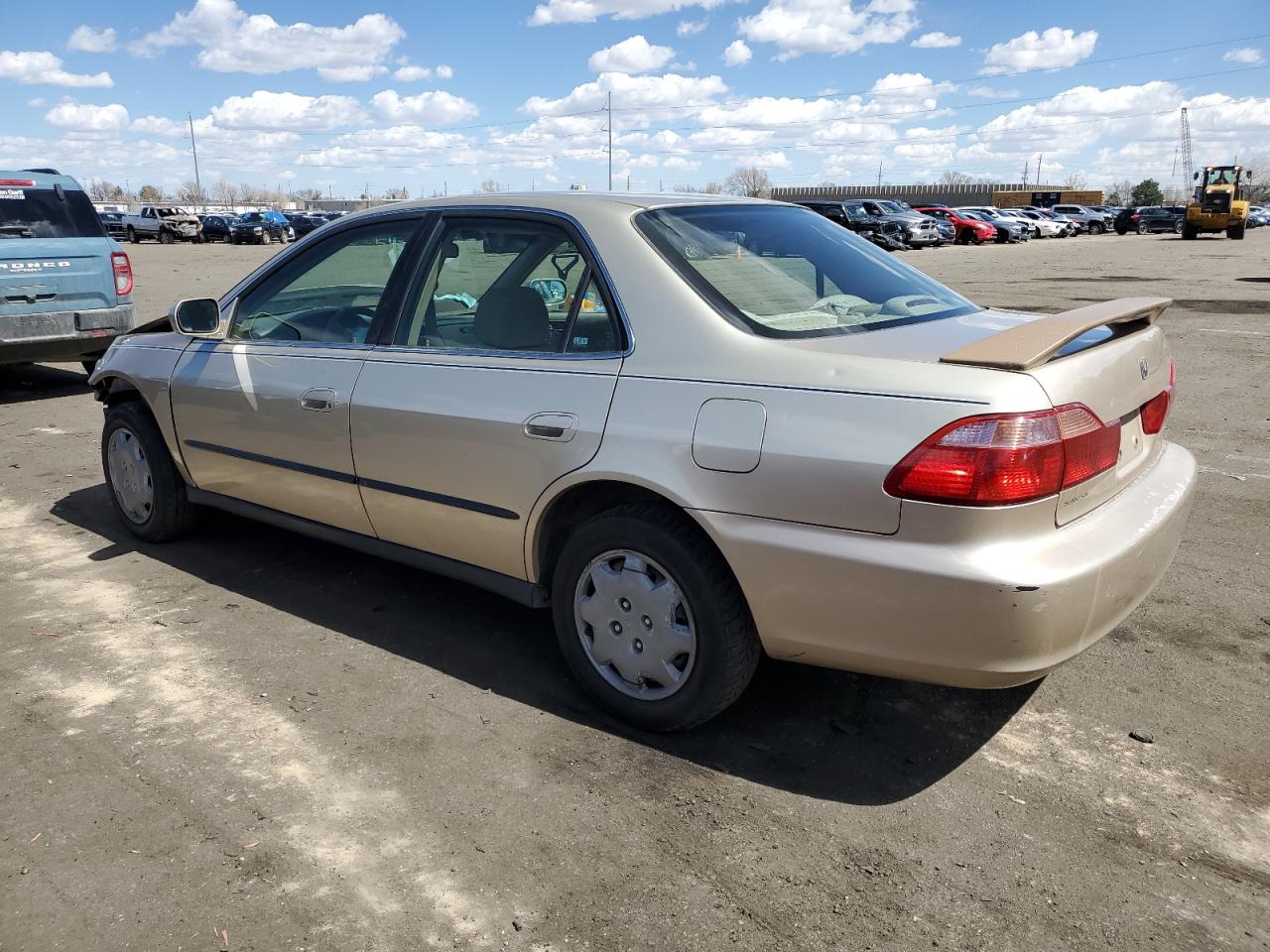 JHMCG5648YC009425 2000 Honda Accord Lx